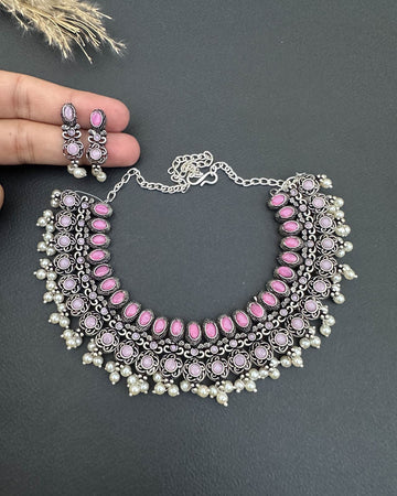 Naaniyaah Choker Lilac