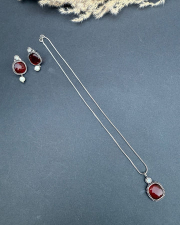Ablah Pendant Set Maroon