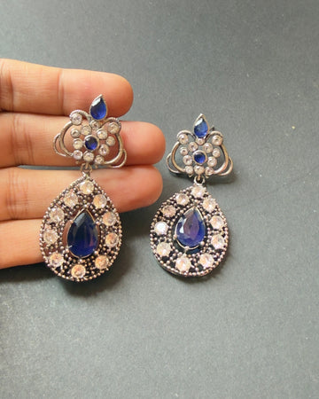 Naureh earrings