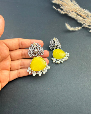 Mahra Earrings yellow