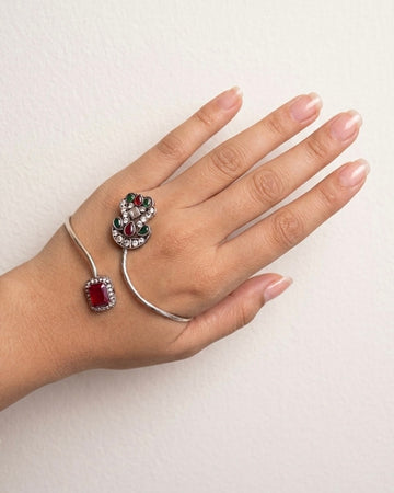 Sia handcuff