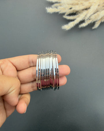 Meerha  Bangles Set