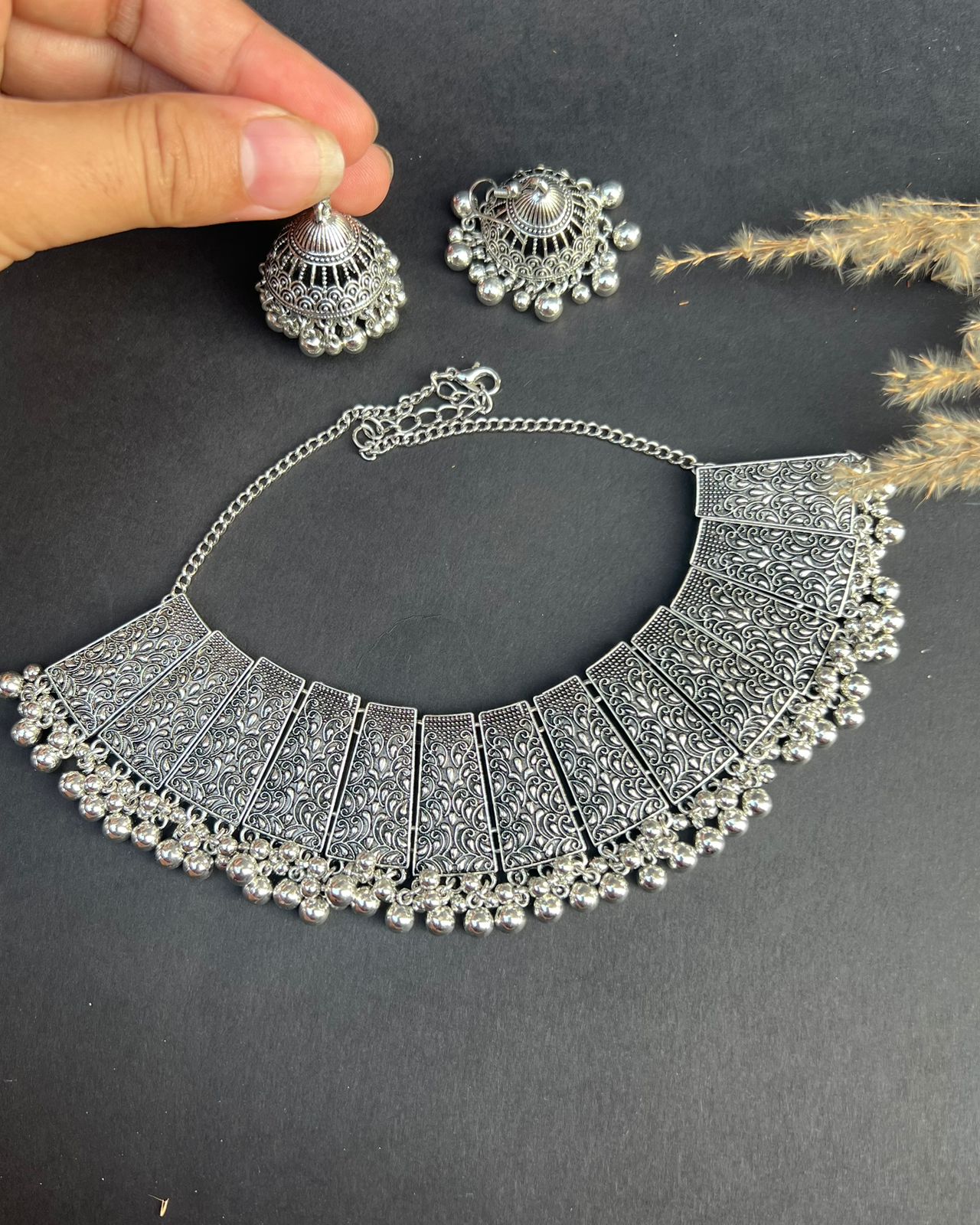 Aliha choker set