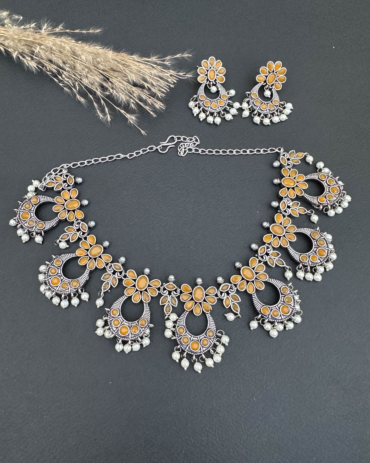 Oaairayah Necklace Set Yellow