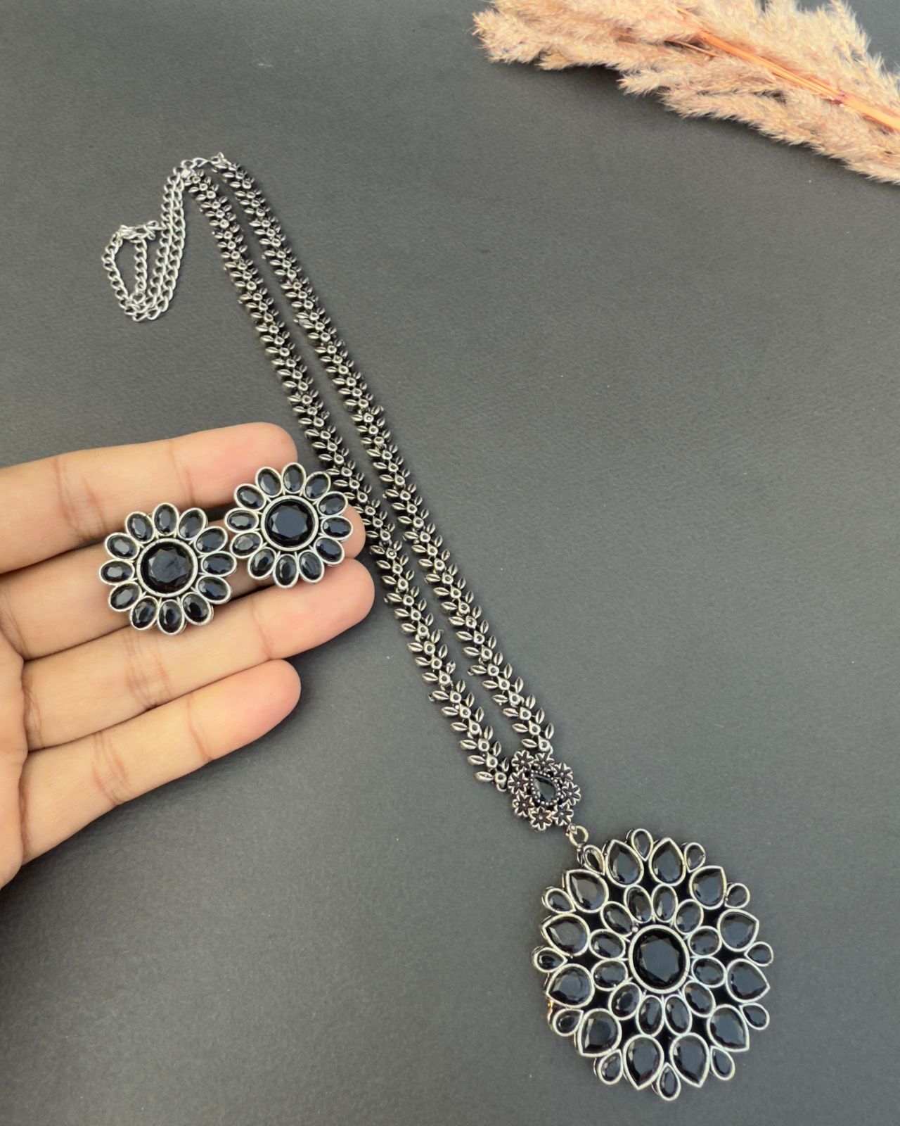 Mahanoor Necklace Set