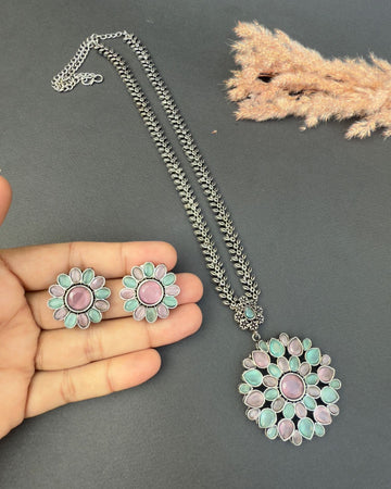 Mahanoor Necklace Set Lilac