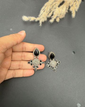 Urrwa Earrings  Black
