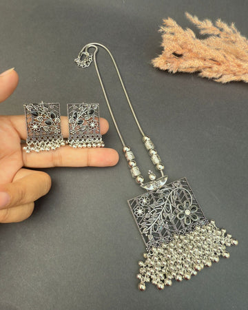 Rijla Pendant Set