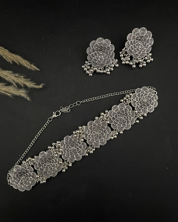 Sunflower Choker Set